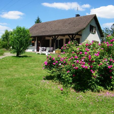 Chambre et salle de bain privative dans maison à la campagne Serley Esterno foto