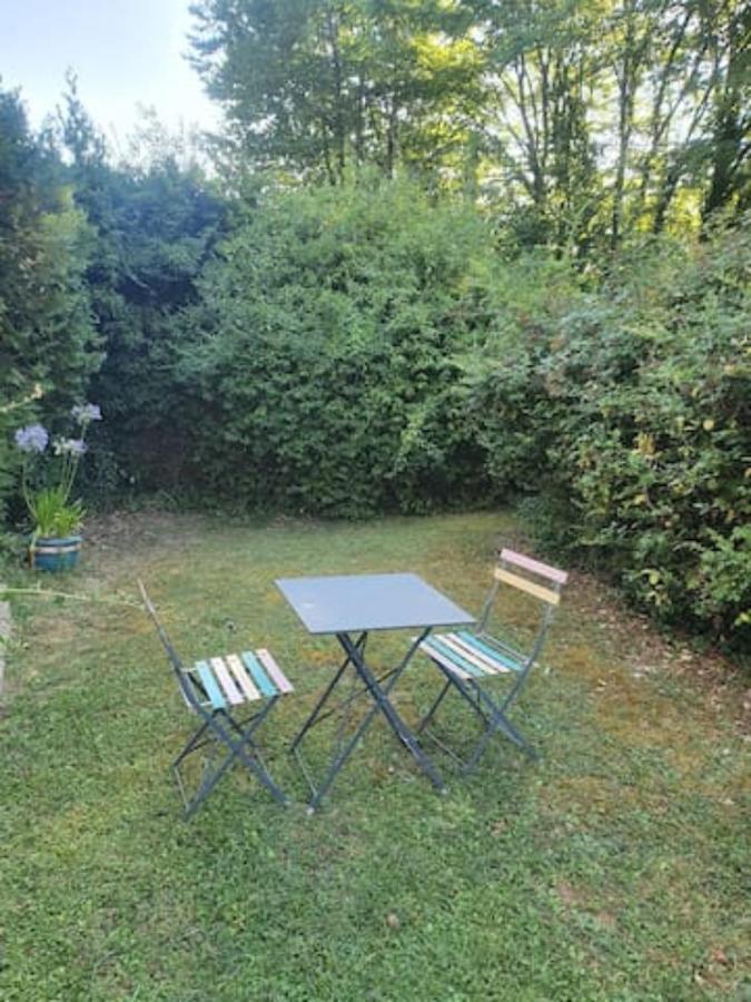 Chambre et salle de bain privative dans maison à la campagne Serley Esterno foto