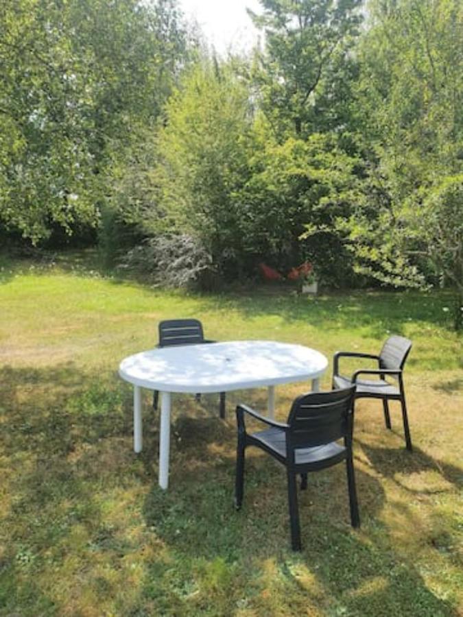 Chambre et salle de bain privative dans maison à la campagne Serley Esterno foto
