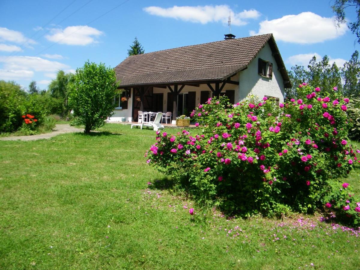 Chambre et salle de bain privative dans maison à la campagne Serley Esterno foto