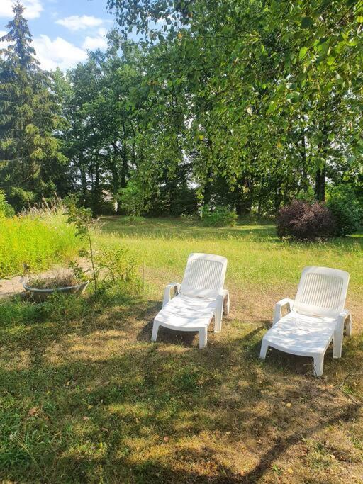 Chambre et salle de bain privative dans maison à la campagne Serley Esterno foto