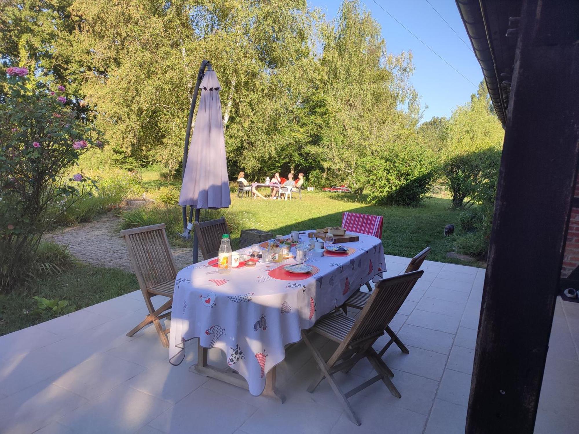 Chambre et salle de bain privative dans maison à la campagne Serley Esterno foto